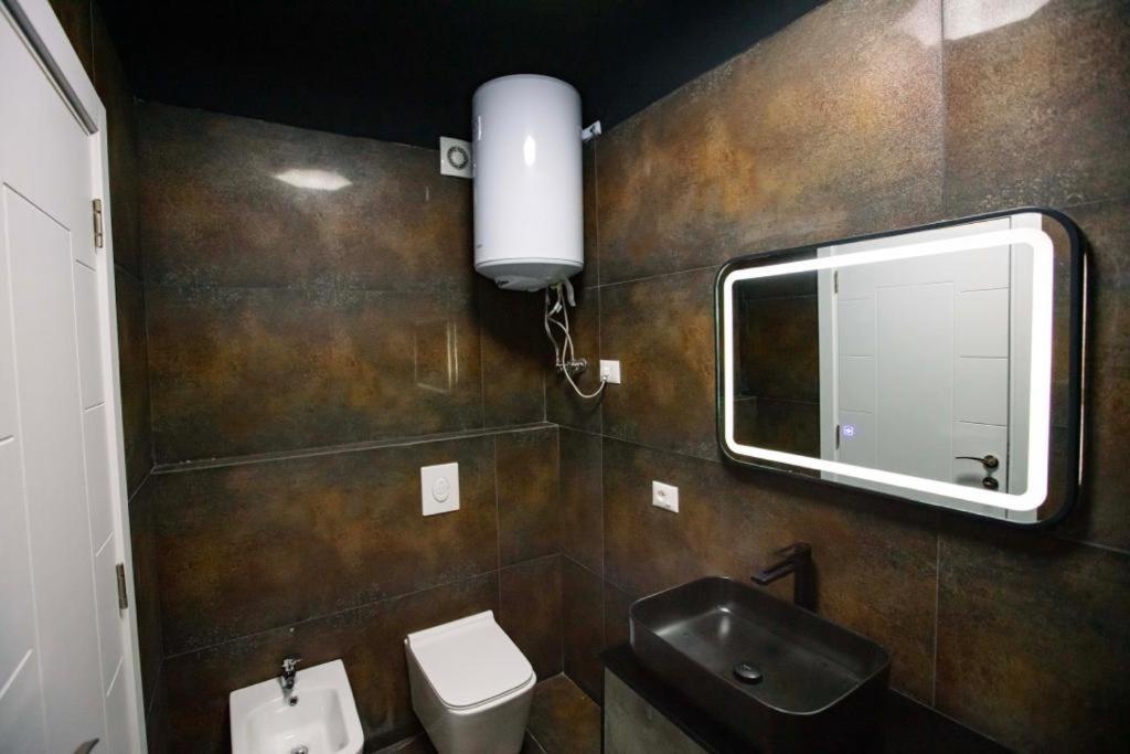 Luxury Apartment At Condor Center Tirana Exterior photo