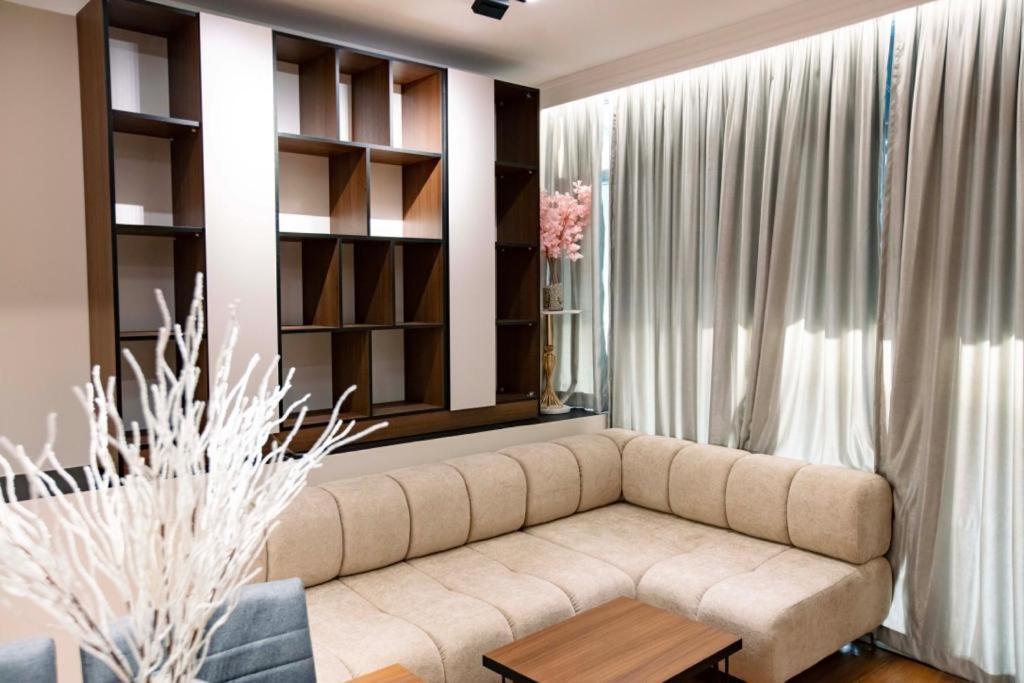 Luxury Apartment At Condor Center Tirana Exterior photo
